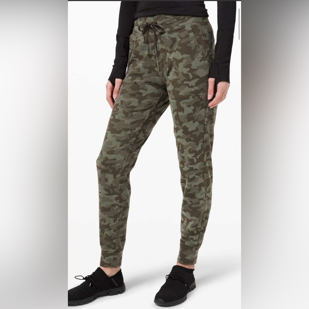 Lululemon Ready to Rulu Jogger 29"
Heritage Camo Dark Olive Green Twill - Picture 11 of 11